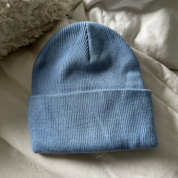 Aritzia Accessories - Aritzia Main Character Winter Hat